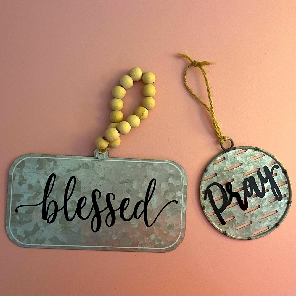 Uplifting hangings